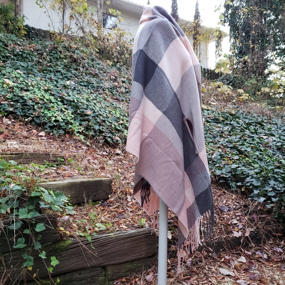 J Crew Wrap Coat Cape Shawl with fringe Pink & Gray Womens one Size fits All - Picture 5 of 8